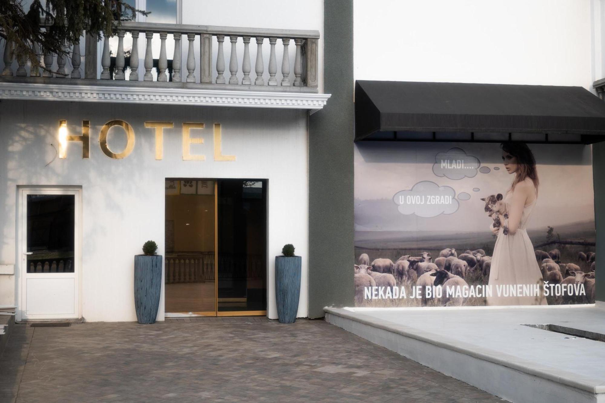 Hotel Mio City Kula Exterior photo